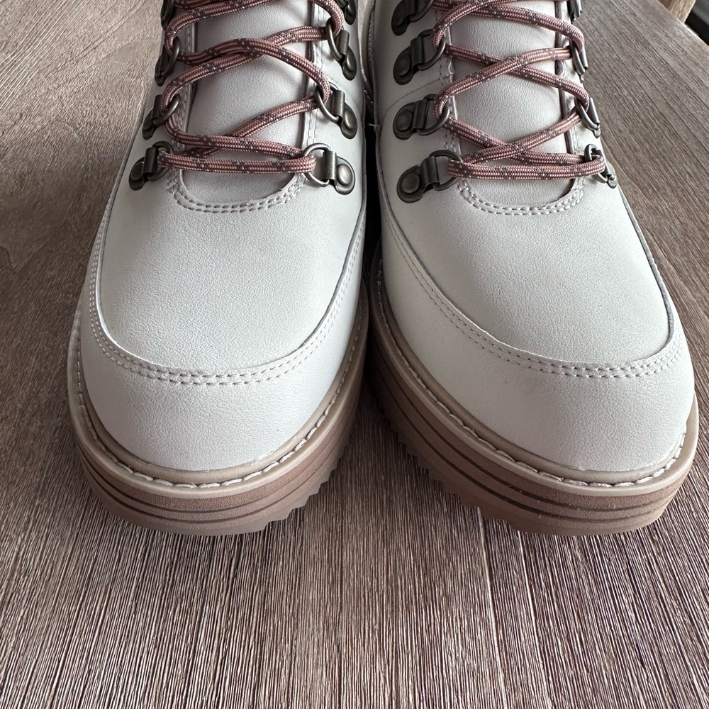 Teva Boots Midform Lace Up Leather Winter Fall Hiking White Swan W's 10 NWB - Picture 10 of 16